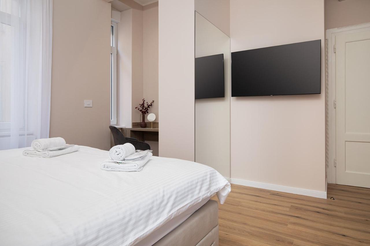 Appartement Grand Munz à Pula Extérieur photo