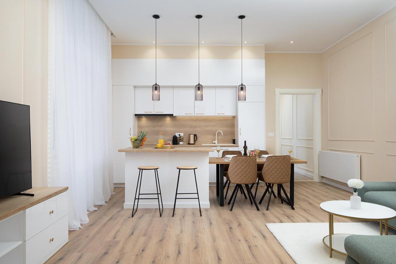 Appartement Grand Munz à Pula Extérieur photo