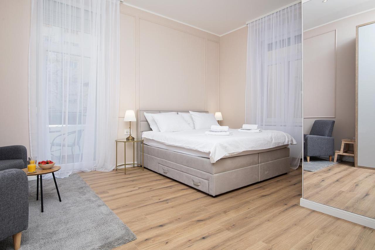 Appartement Grand Munz à Pula Extérieur photo