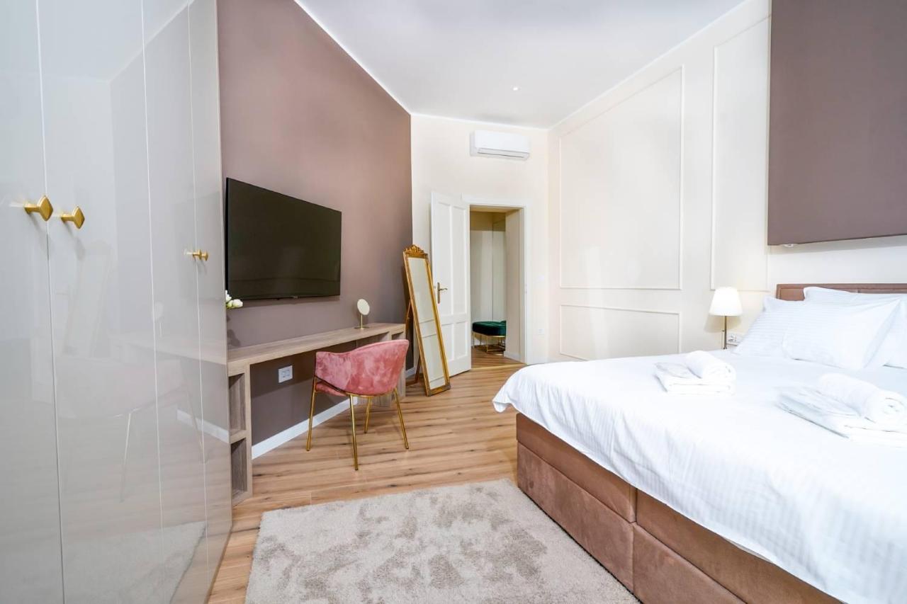 Appartement Grand Munz à Pula Extérieur photo